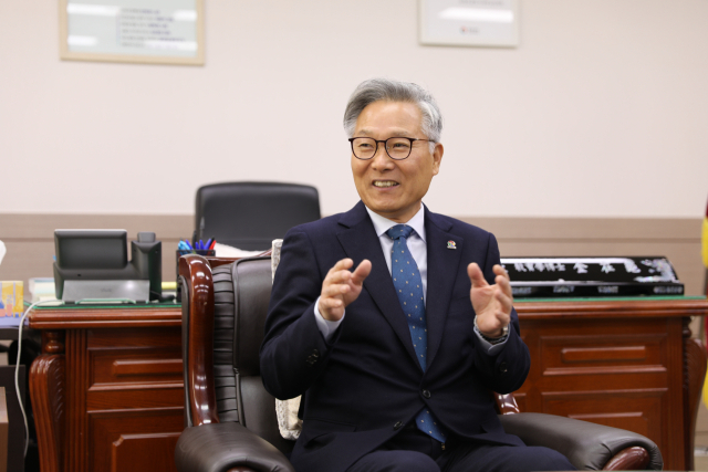 김재구 경남도립거창대학 총장이 새로운 교육혁신 모델에 대해 이야기하고 있다.