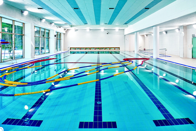 진주 반다비 체육센터 수영장.