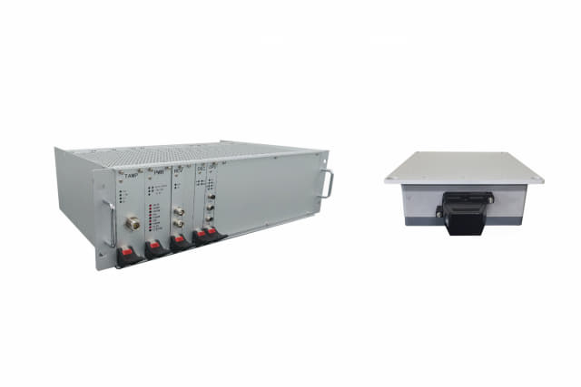 현대로템이 개발한 BTM 장치(왼쪽)와 BTM 안테나./현대로템/