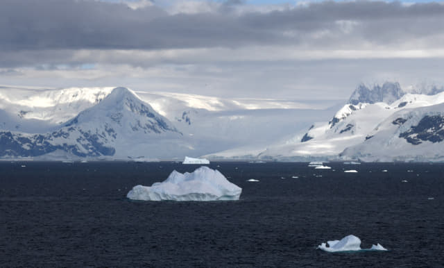 남극의 최고점 파라다이스 베이 빙하지대.