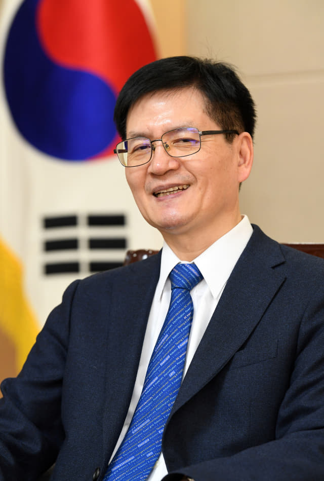 김남균 한국전기연구원장이 ‘큰 기술’ 개발 전략과 지역 경제 발전 노력에 대해 설명하고 있다./성승건 기자/
