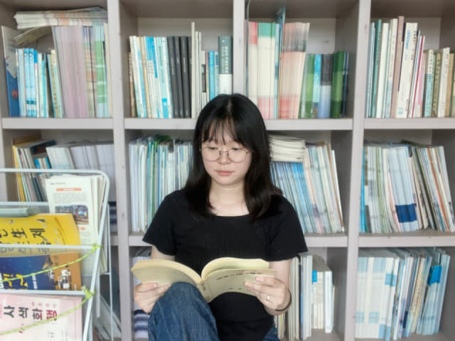 박은비 소설가.